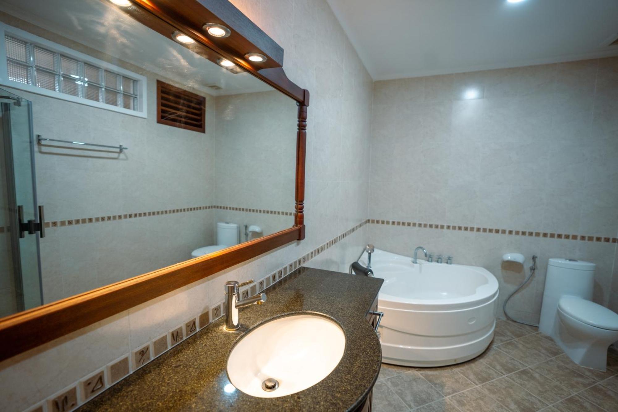 Hamptons Apartments Phnom Penh Esterno foto