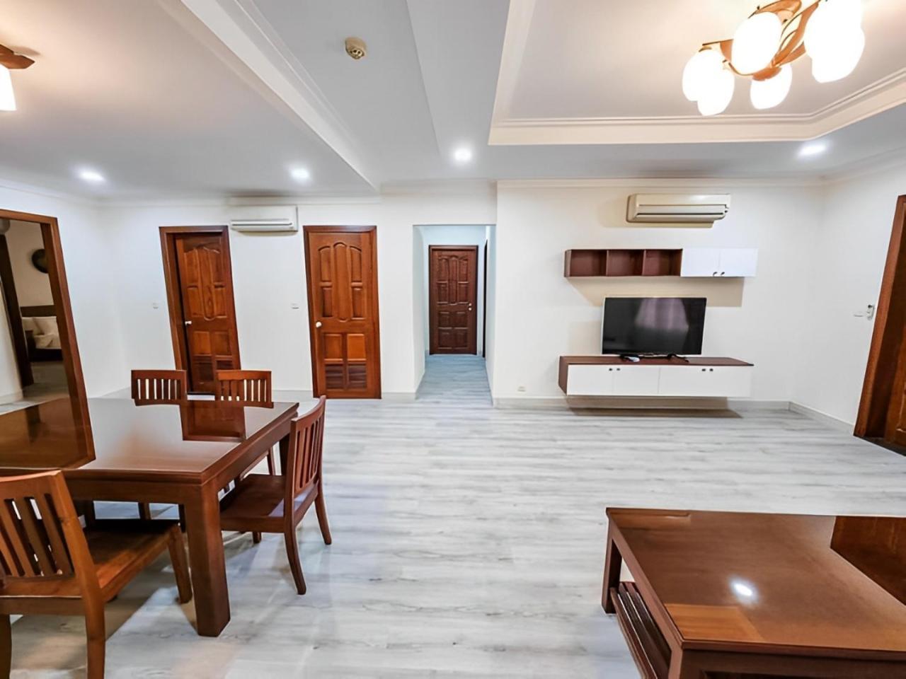 Hamptons Apartments Phnom Penh Esterno foto