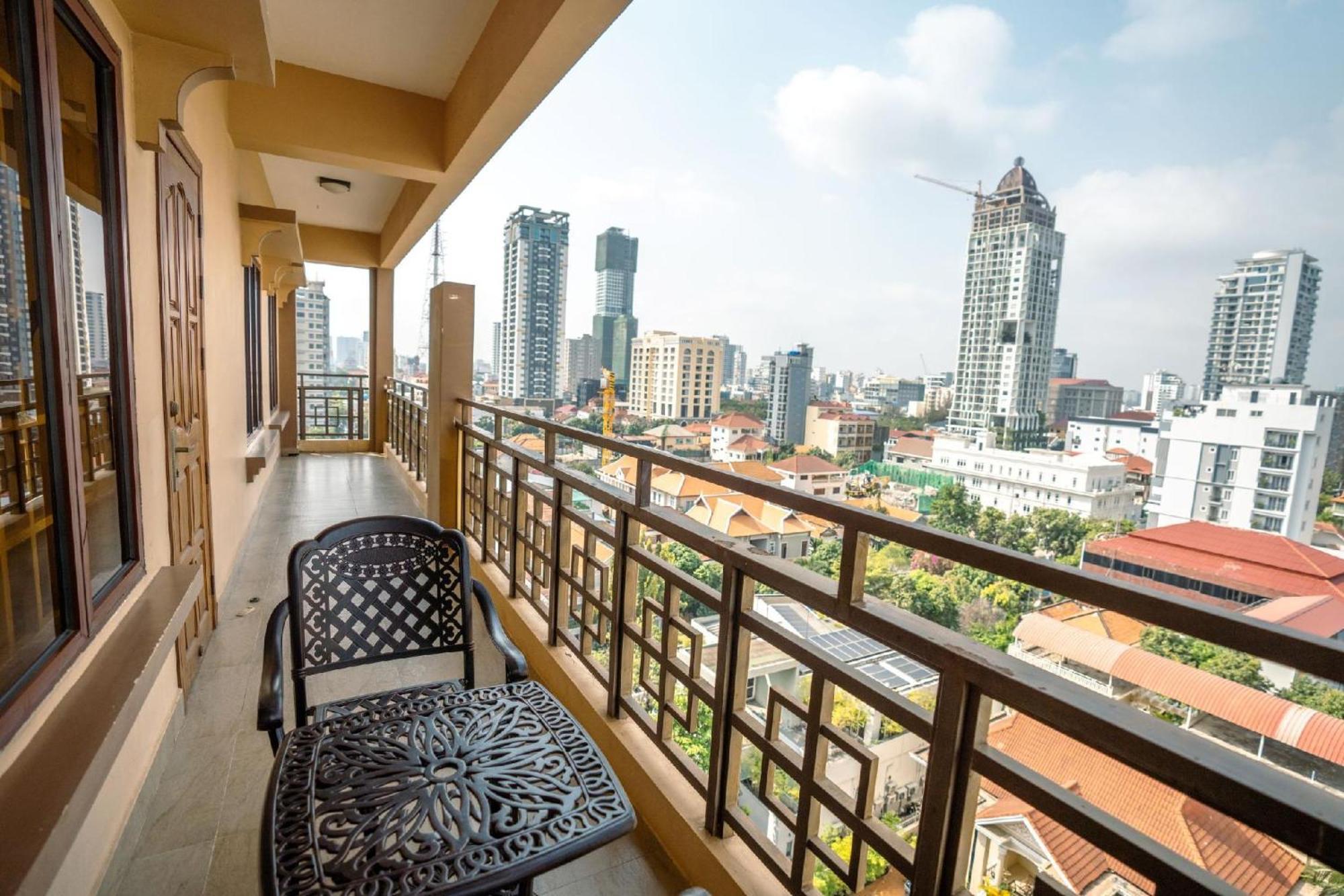 Hamptons Apartments Phnom Penh Esterno foto