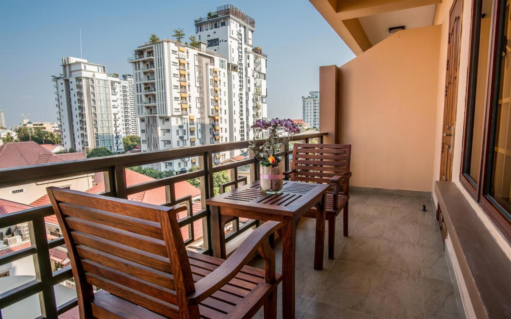 Hamptons Apartments Phnom Penh Esterno foto