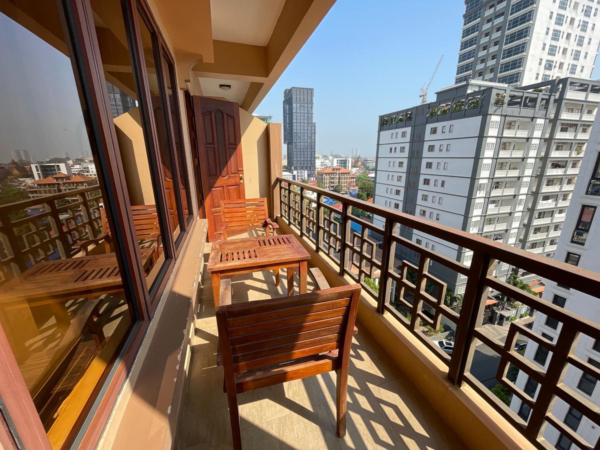 Hamptons Apartments Phnom Penh Esterno foto