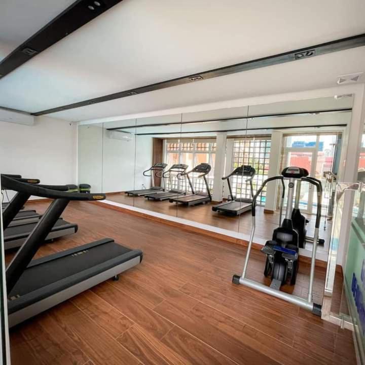 Hamptons Apartments Phnom Penh Esterno foto