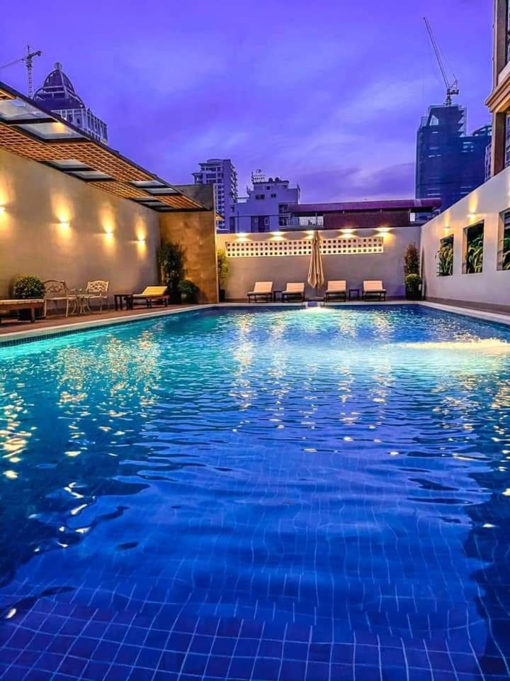 Hamptons Apartments Phnom Penh Esterno foto