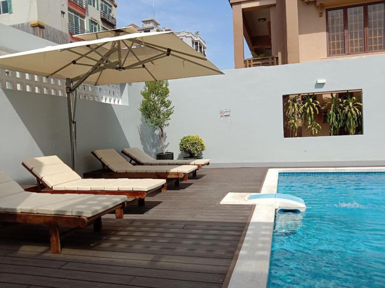 Hamptons Apartments Phnom Penh Esterno foto